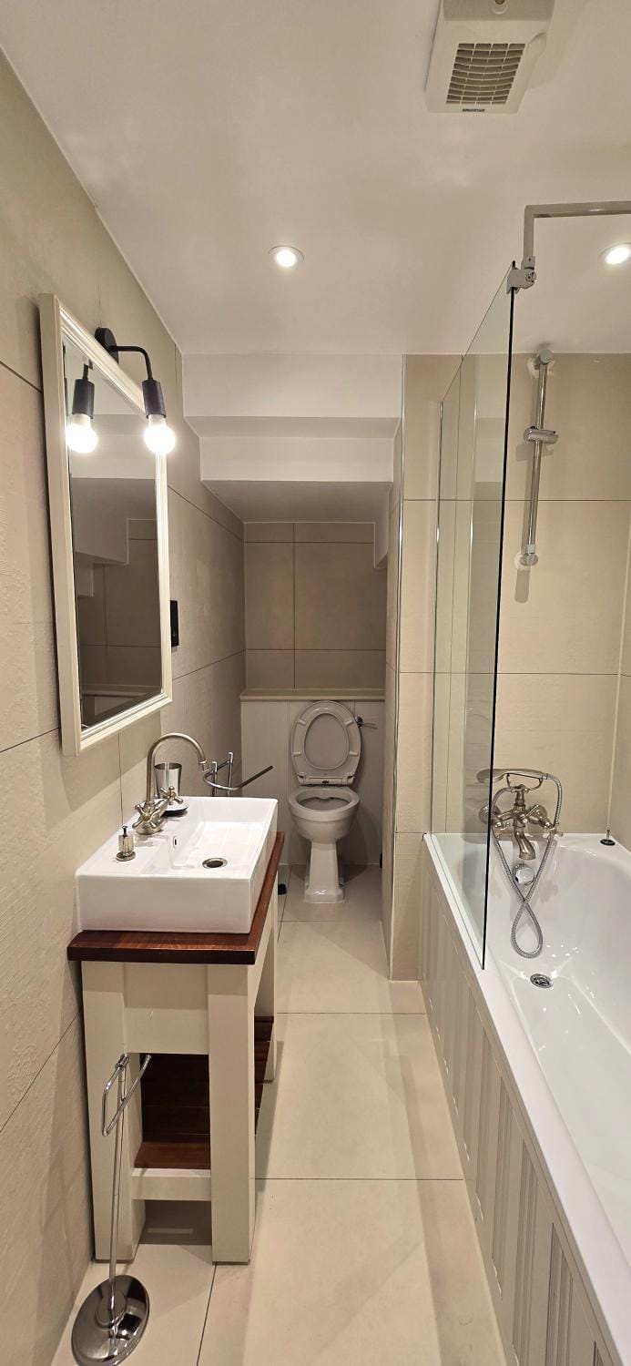 Stylish Modern Apartment with Terrace Apartment in London Borough of Islington