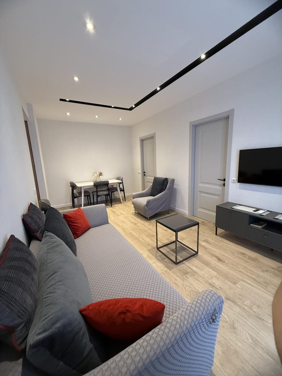 Communal lounge/ TV room, TV and multimedia, Living room, Seating area, Evening entertainment