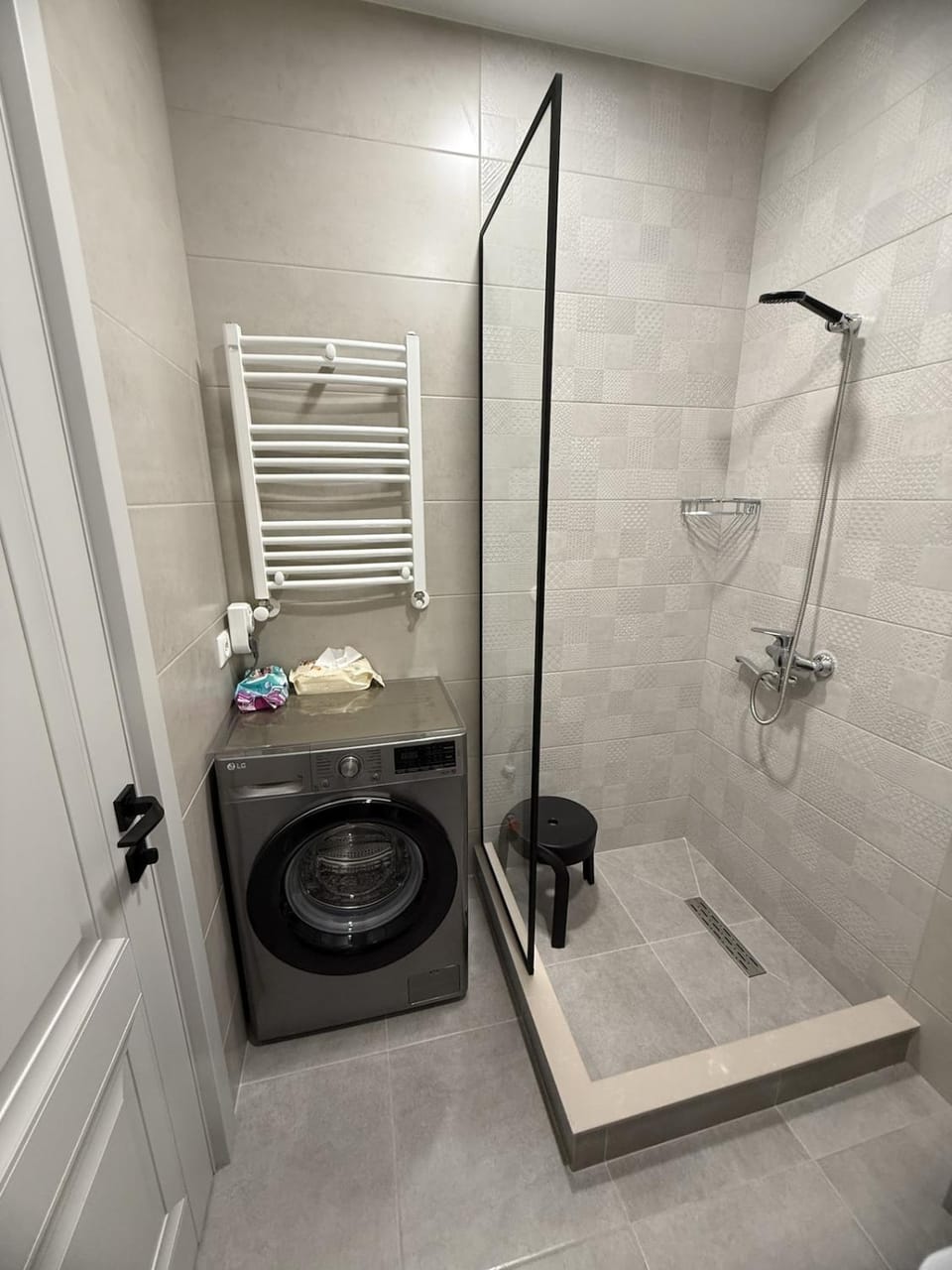 Shower, Bathroom, towels