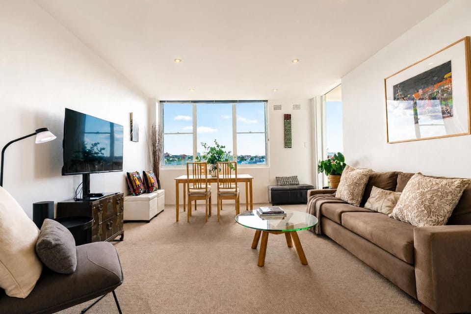Skyview Manly l 3BR Harbour & Ocean Views Balcony Apartment in Manly