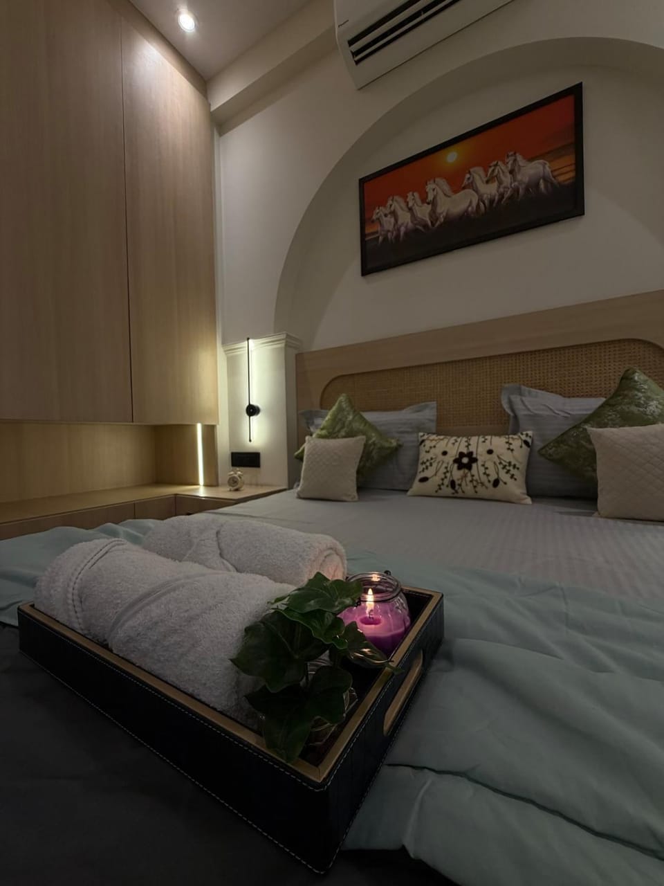 Luxury 1BHK, Fella Aurelle, Golf Course Road Apartment in Gurugram