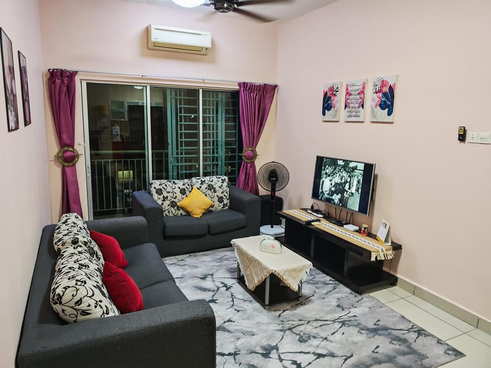 TV and multimedia, Living room, Seating area, air conditioner