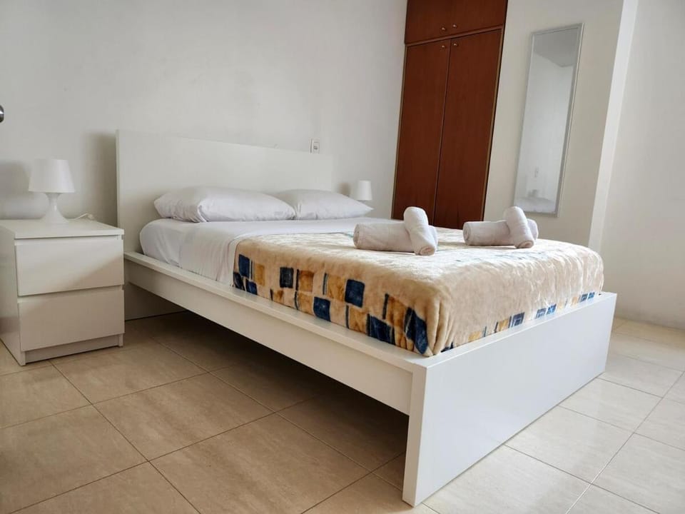 Altamira Luxury 107 m2, 24-hour water supply Apartment in Caracas