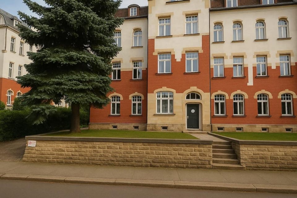 Property building, Day