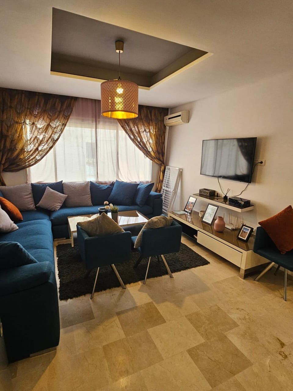 Communal lounge/ TV room, TV and multimedia, Living room, Seating area