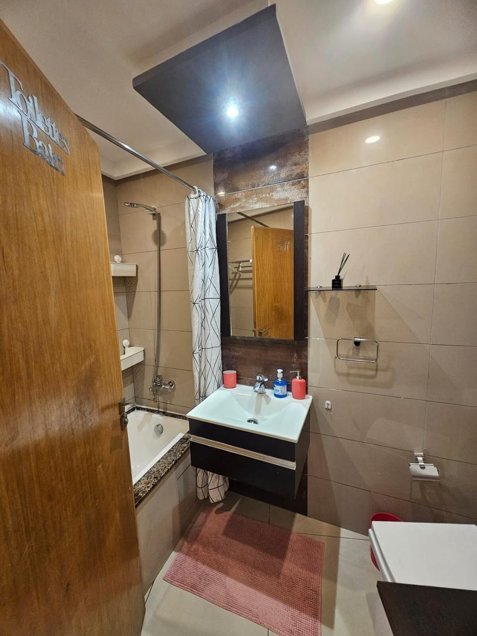 Shower, Bathroom, towels