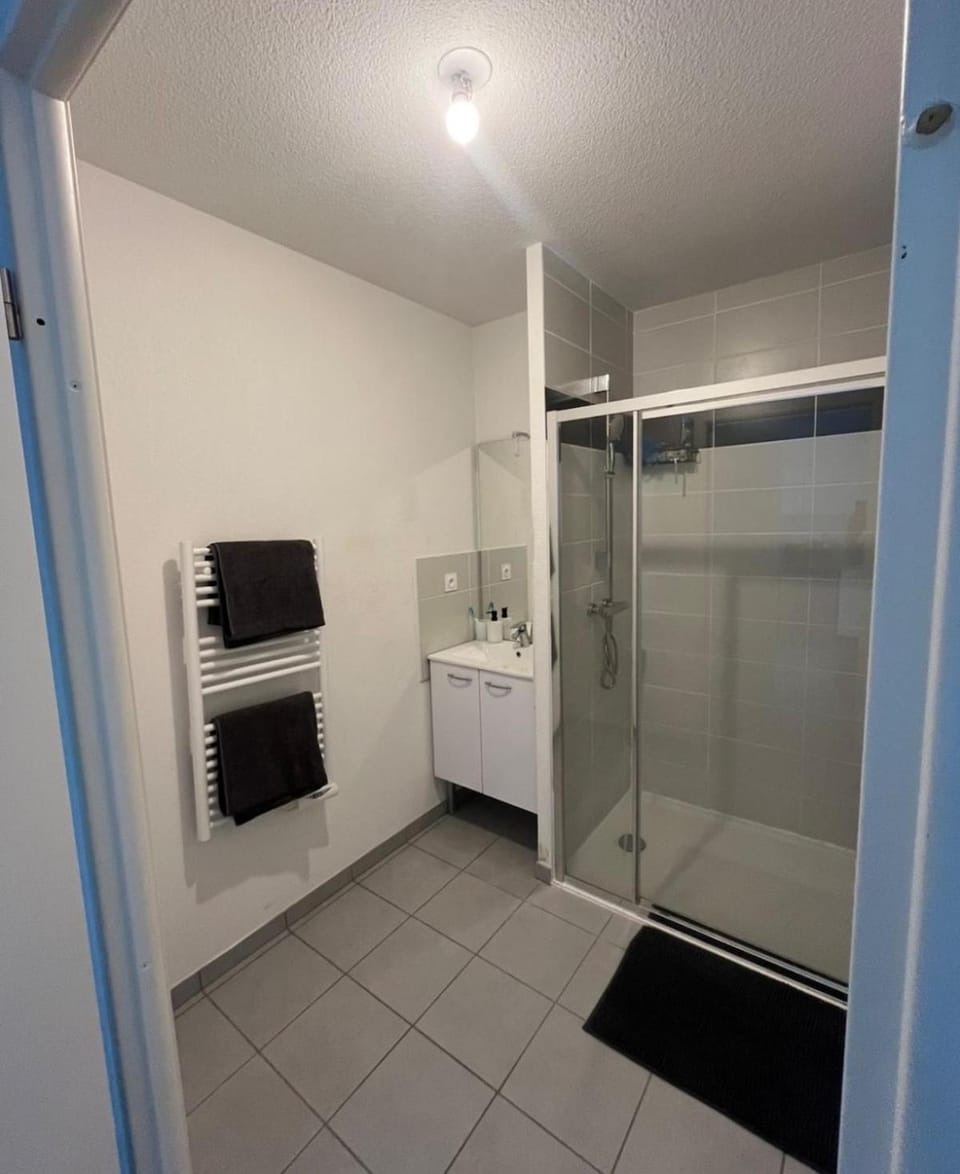 Lovely modern apartment with views, all comforts Apartment in Toulouse