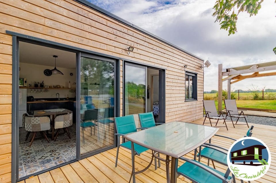 Property building, Patio, Dining area, Garden view