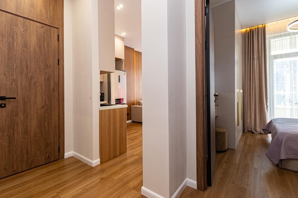 Photo of the whole room, Bedroom, wardrobe