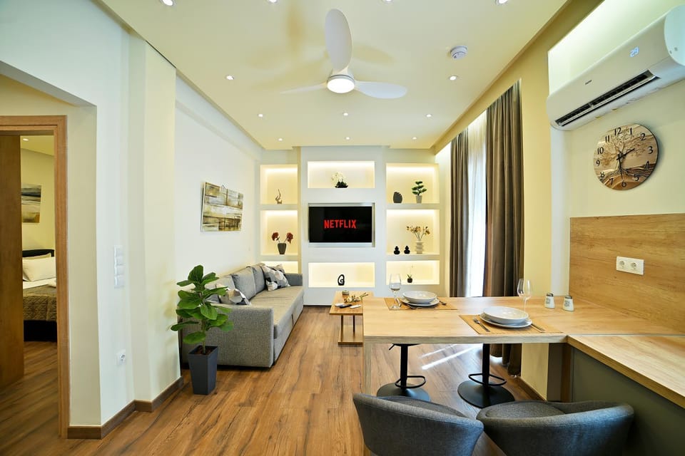 TV and multimedia, Living room, Seating area, air conditioner