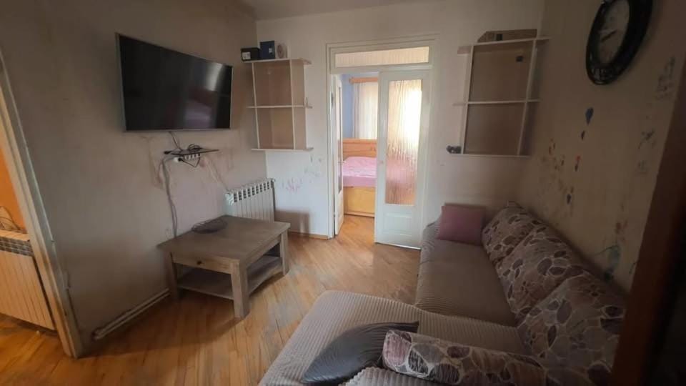 three Apartment in Georgia