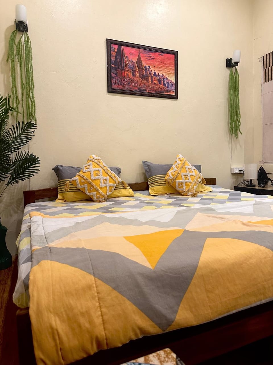 The Mysterious Heaven Banaras Stay Apartment in Varanasi