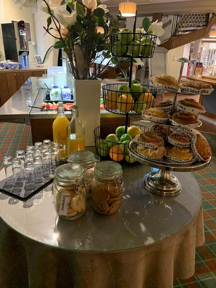 Breakfast, Buffet breakfast