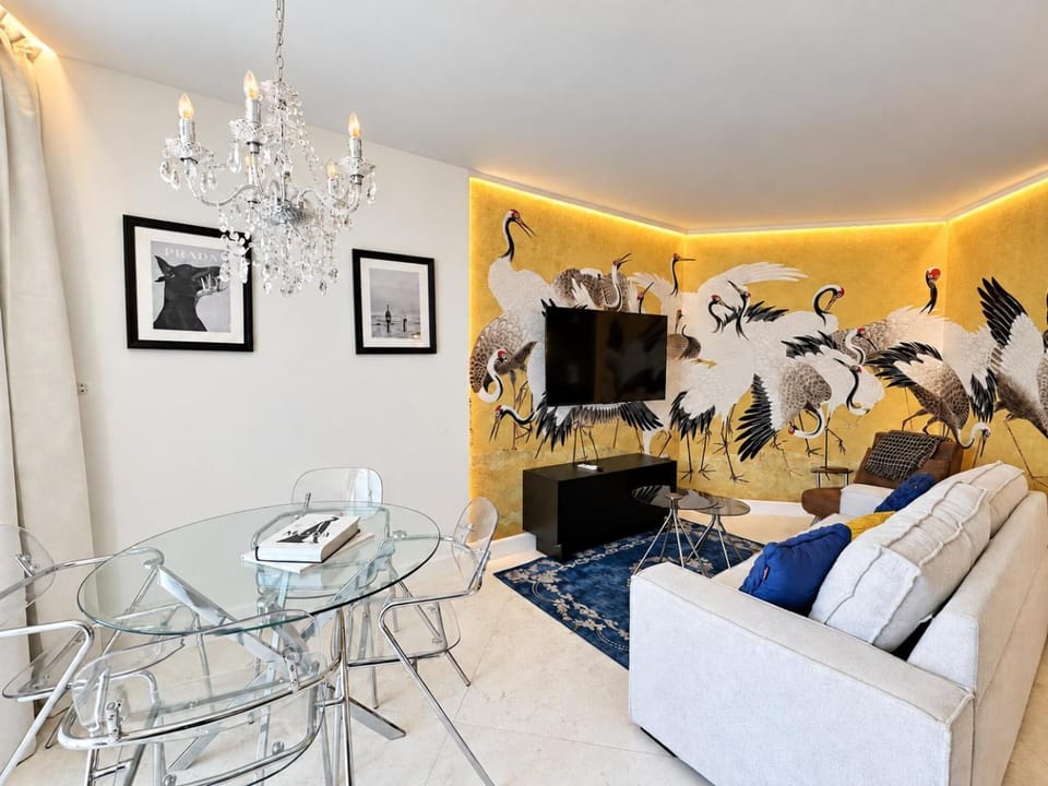 Communal lounge/ TV room, Dining area