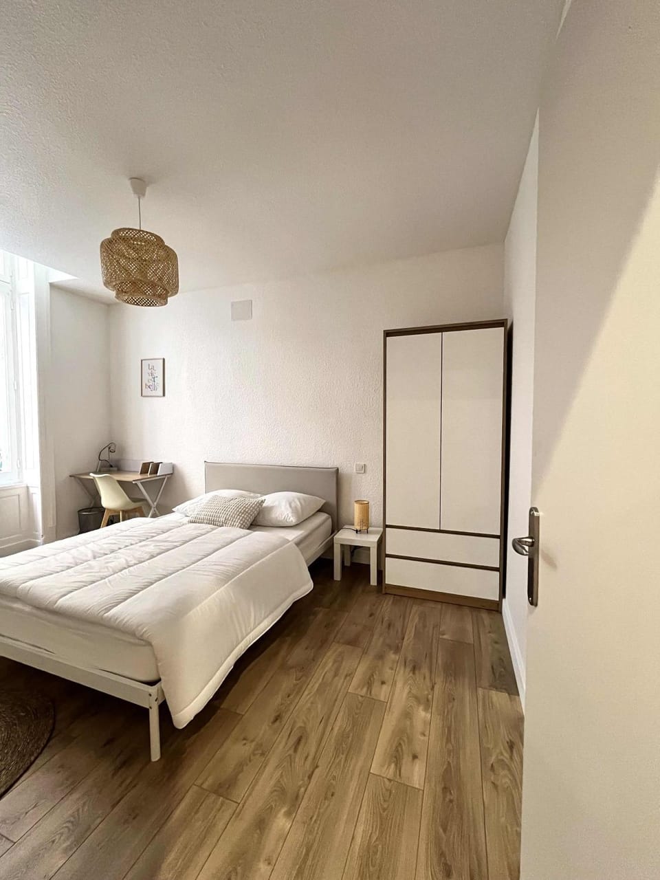 Bed, Photo of the whole room, Bedroom, wardrobe