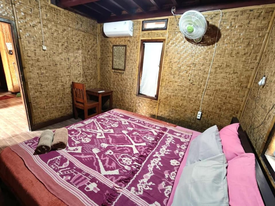 Bed, Bedroom, air conditioner