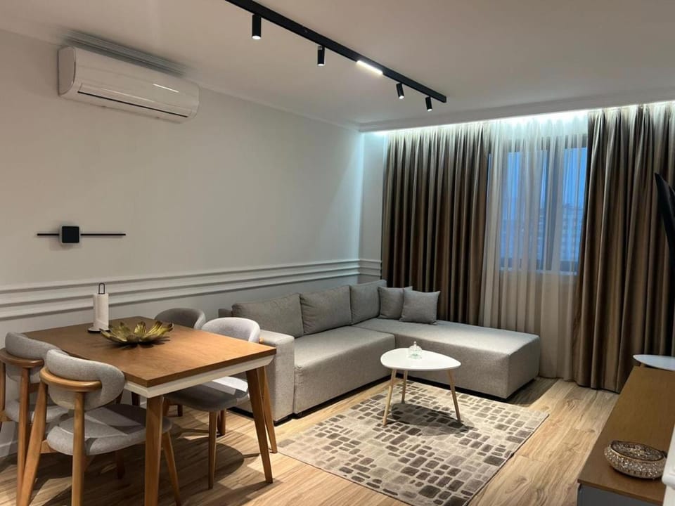 Living room, Seating area, Dining area, air conditioner