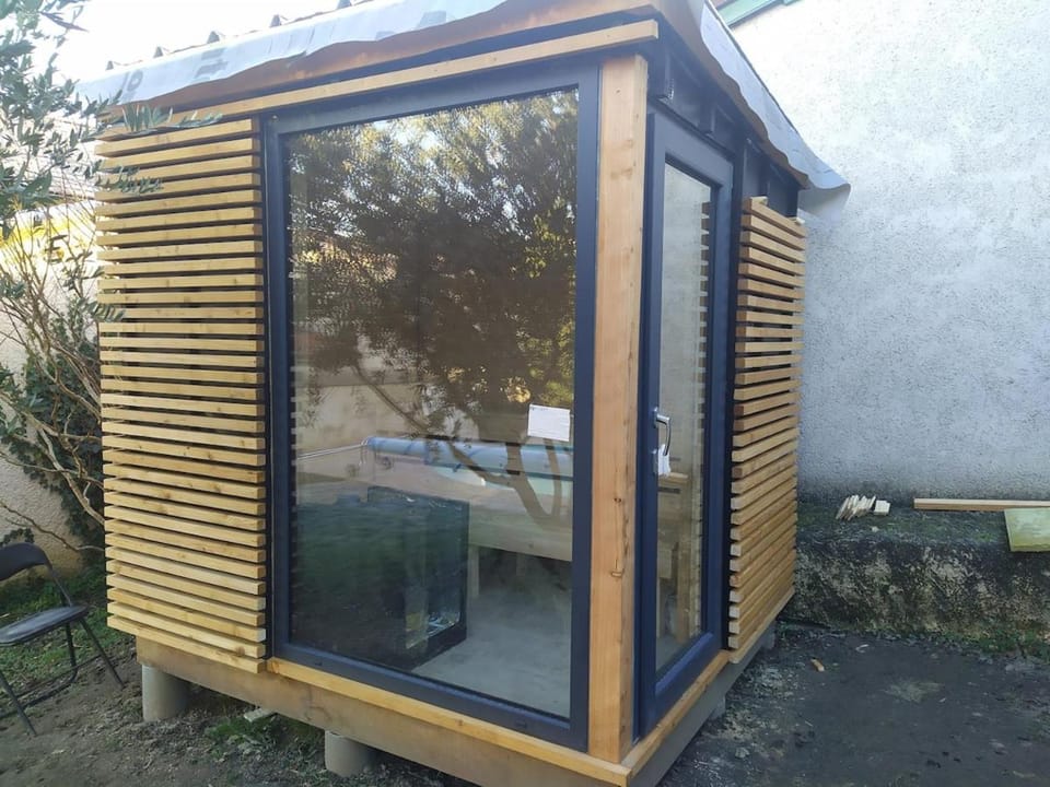 Renovated farmhouse Pool, Air conditionning Nordic bath, sauna House in Auvergne-Rhône-Alpes