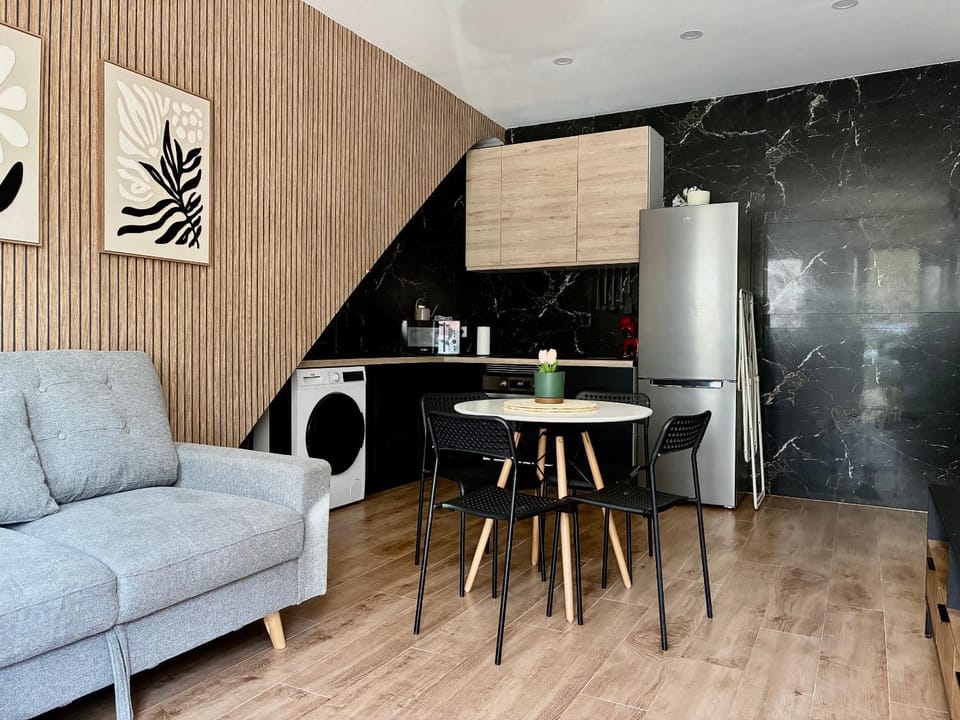 Kitchen or kitchenette, Living room, Dining area