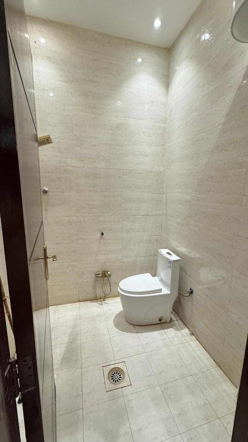 Bathroom, Public Bath
