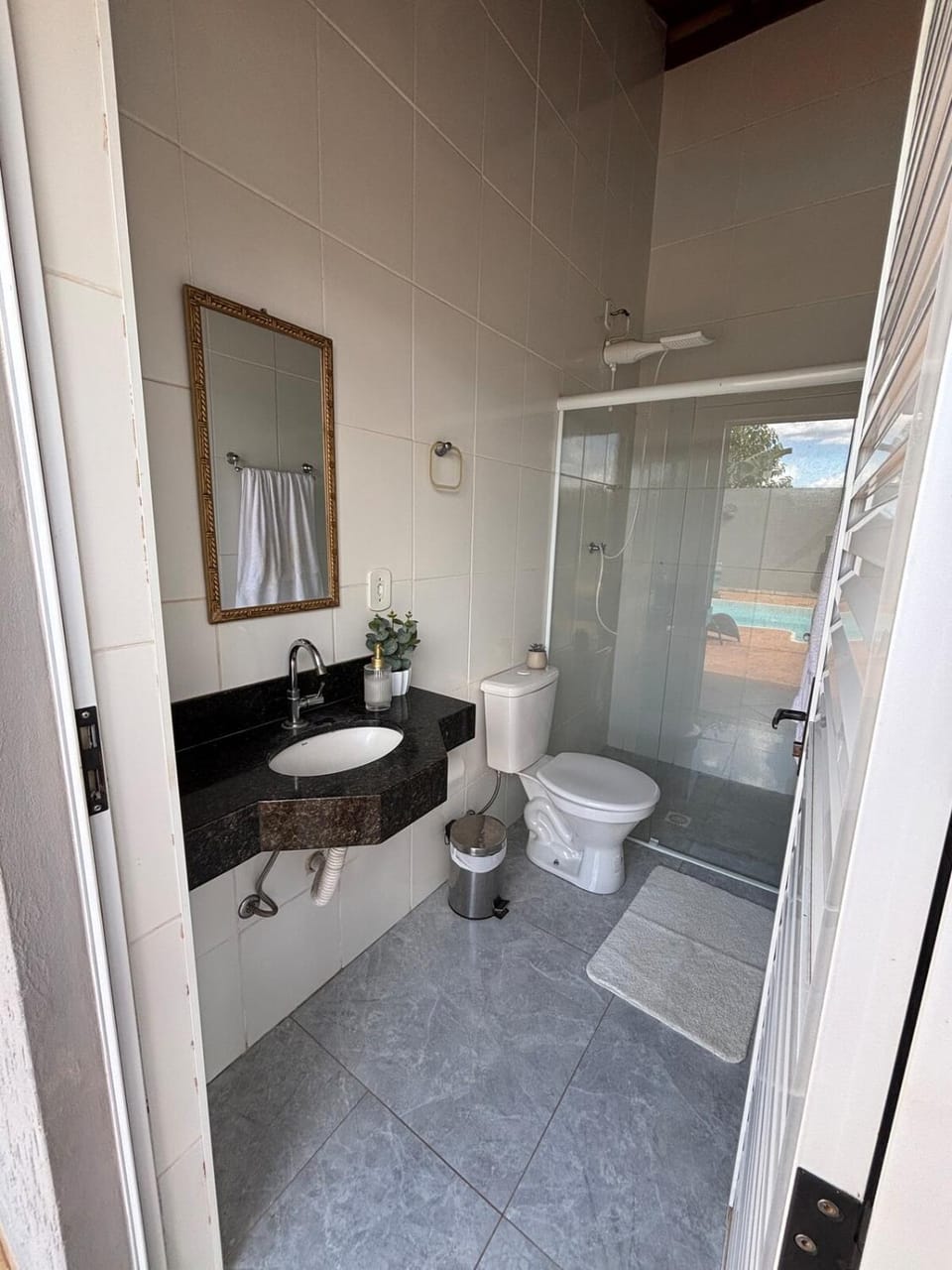 Casa com Piscina em bairro nobre para até 8 pessoas House in São Carlos