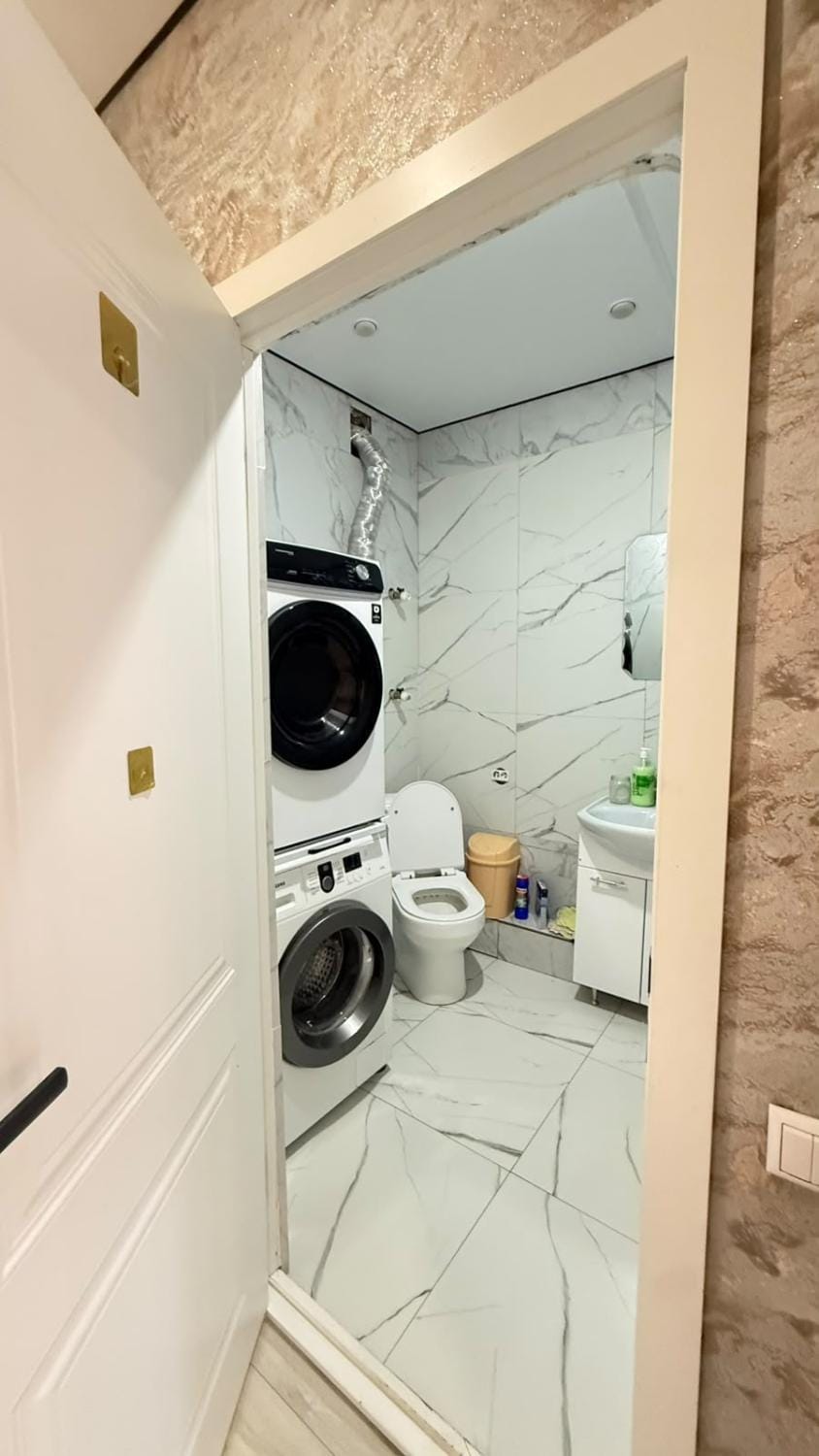 Крыша Apartment in Kazakhstan