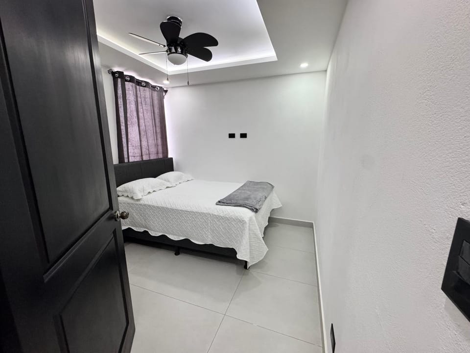 Premium 2-Bedroom Apartment - 8 minutes to SJO Airport, Heredia Apartment in Heredia Province