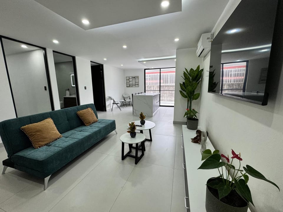 Premium 2-Bedroom Apartment - 8 minutes to SJO Airport, Heredia Apartment in Heredia Province