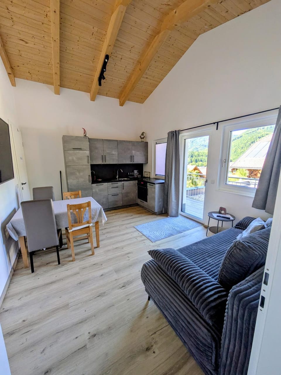 Living room, Seating area, Dining area
