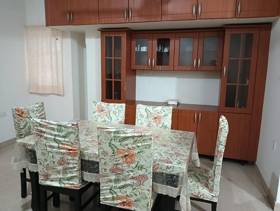 Spacious airy independent GF AC 3 BHK at Hebbal Apartment in Bengaluru
