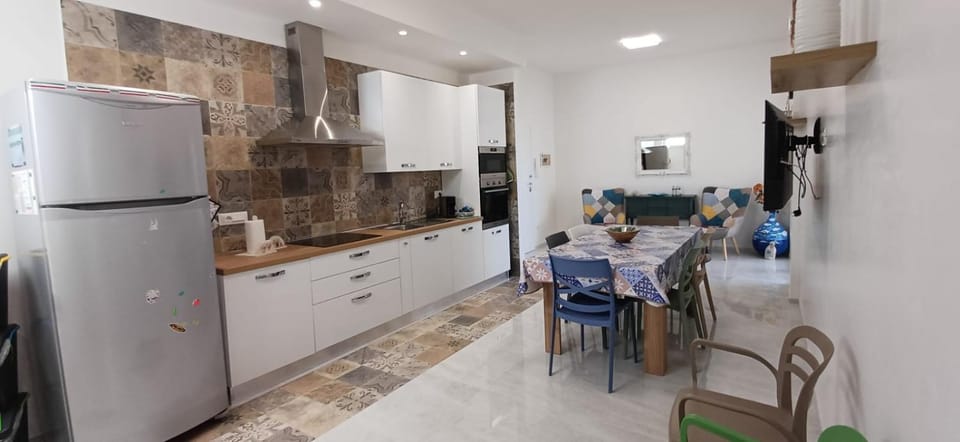 Kitchen or kitchenette, Living room, Dining area, oven, stove
