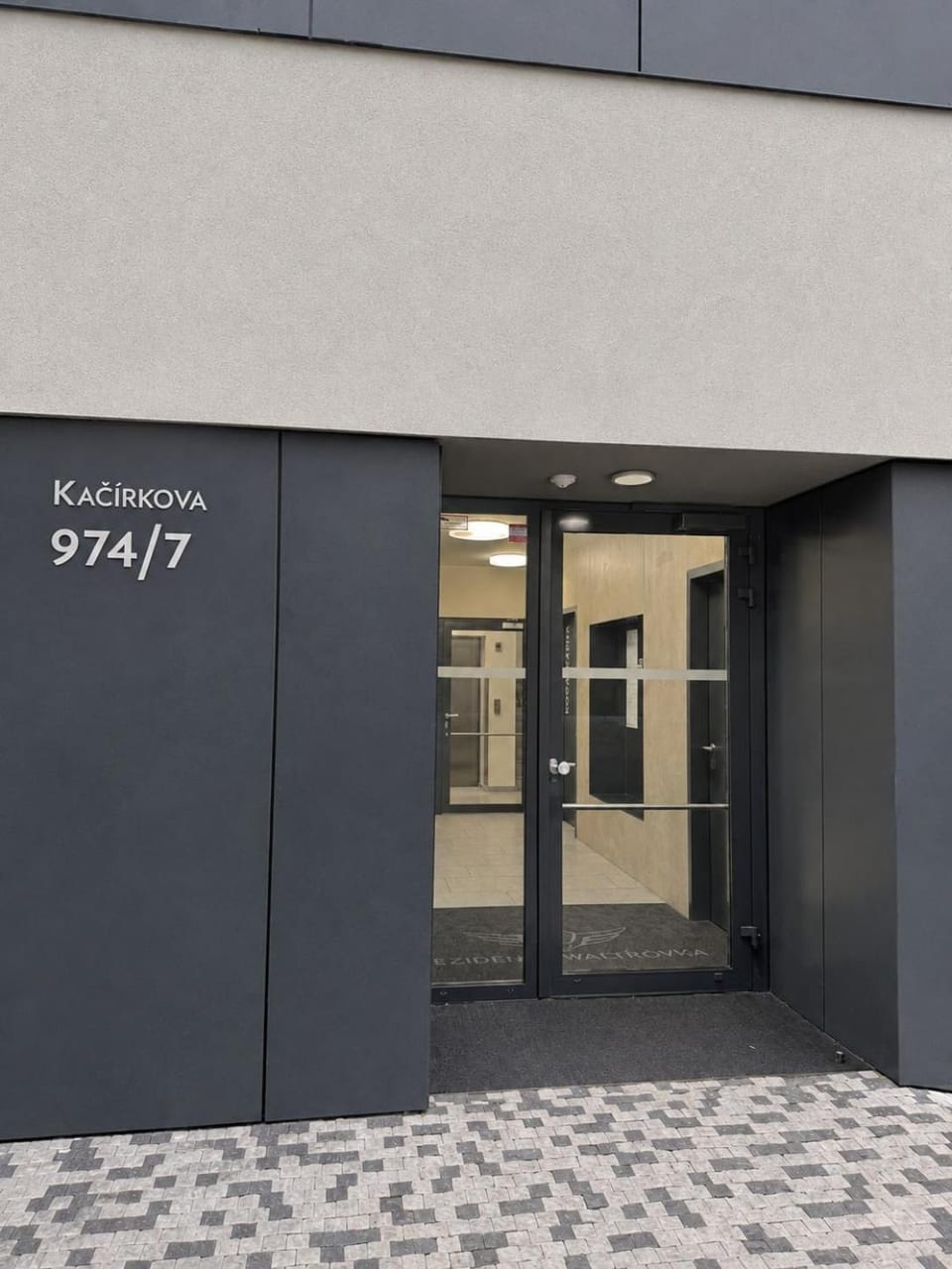 Facade/entrance