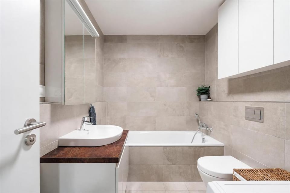Bathroom, Bath