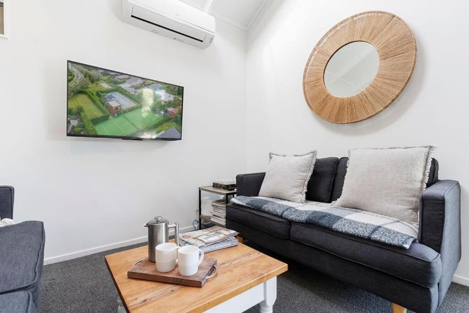 Tuscan Lane Escape House in Martinborough