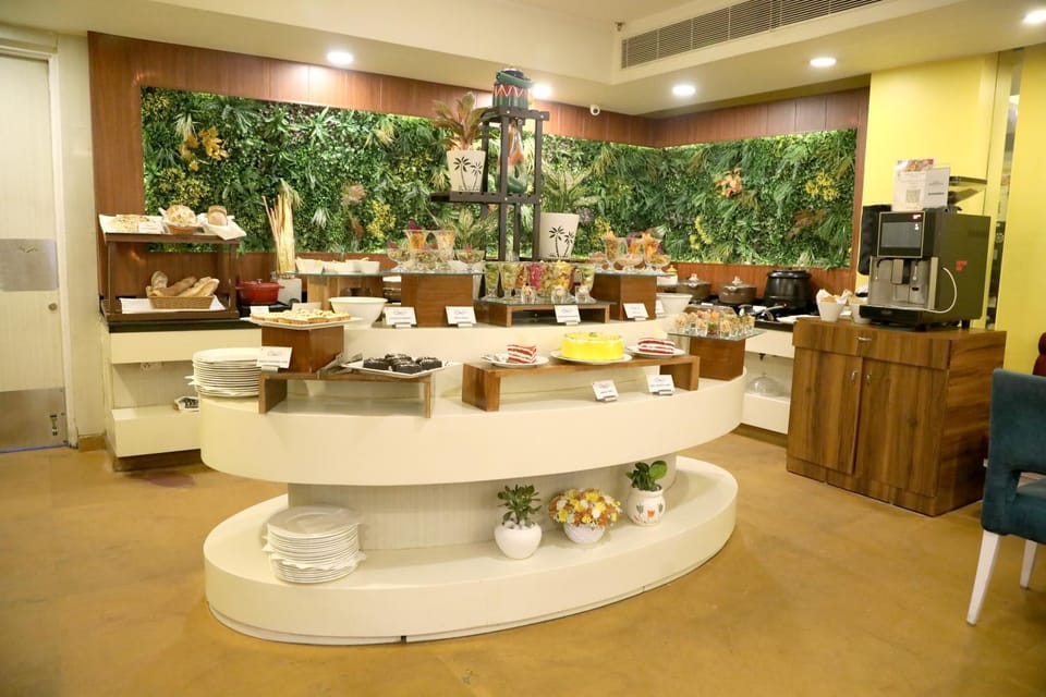 Restaurant/places to eat, Buffet breakfast