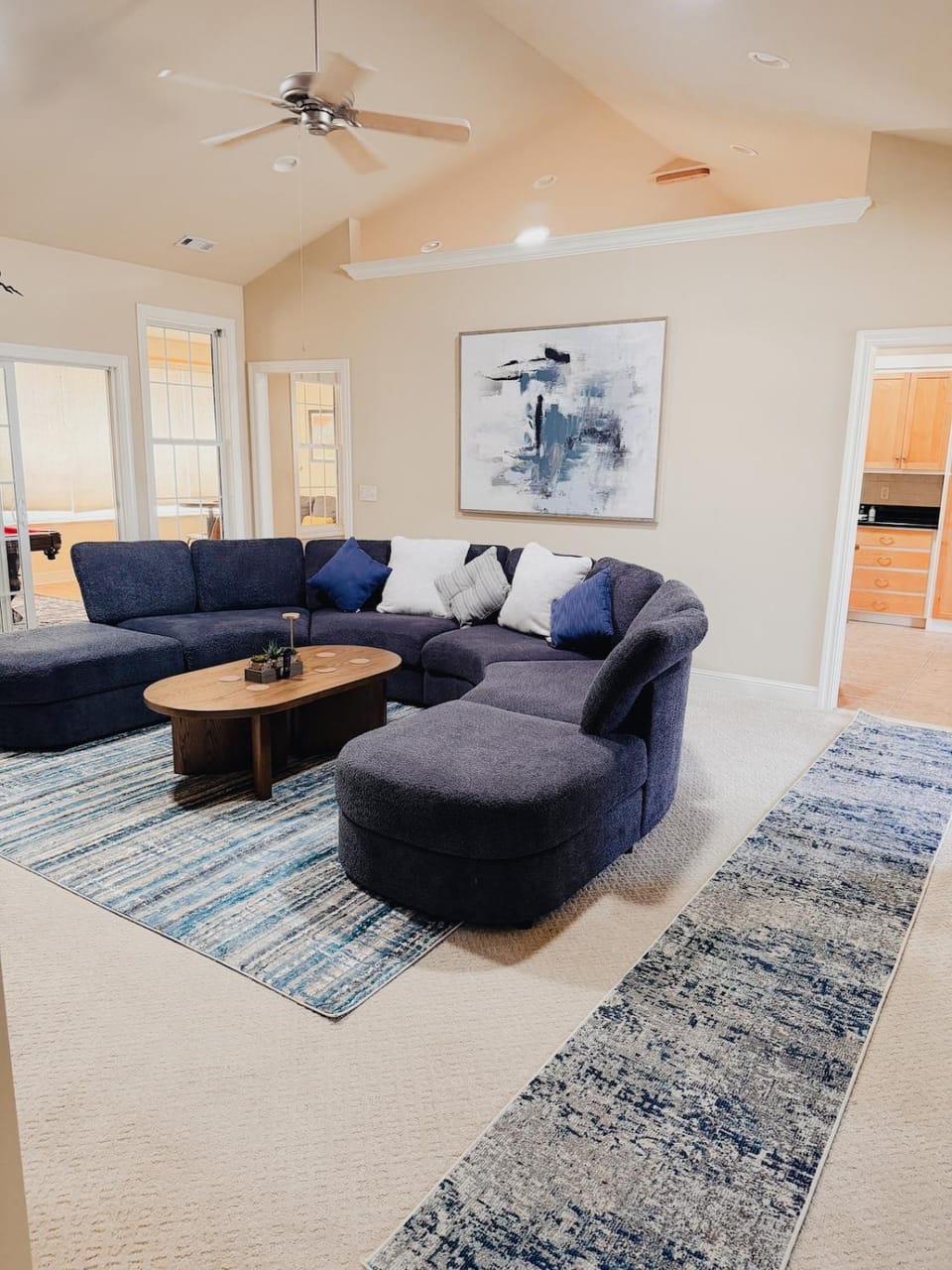 Bella Basecamp - Sleeps 11, Hot Tub, Sauna, On-trail next to OZ Bike Park House in Bella Vista