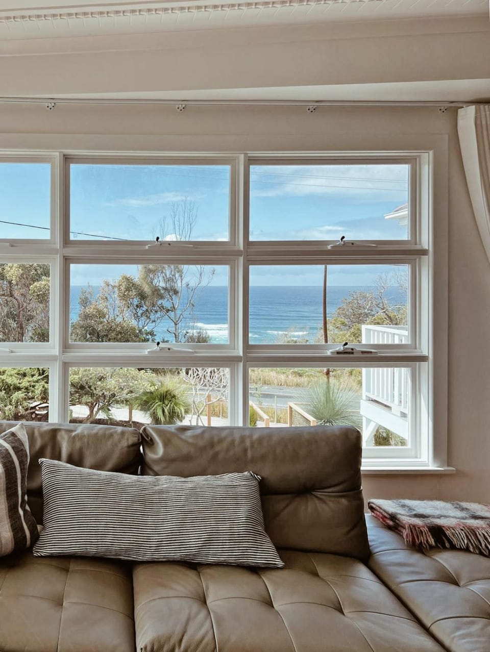 Day, Natural landscape, View (from property/room), Balcony/Terrace, Living room, Seating area, Sea view