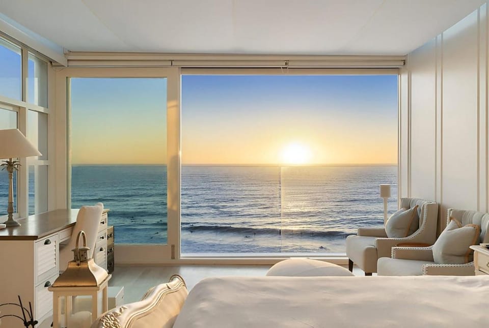 Bed, Sea view