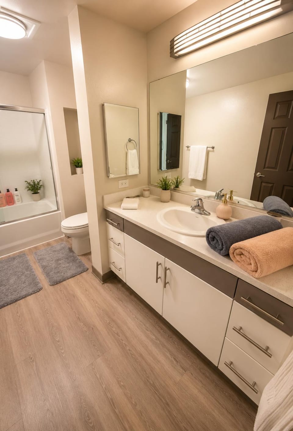 Bathroom, towels, wardrobe
