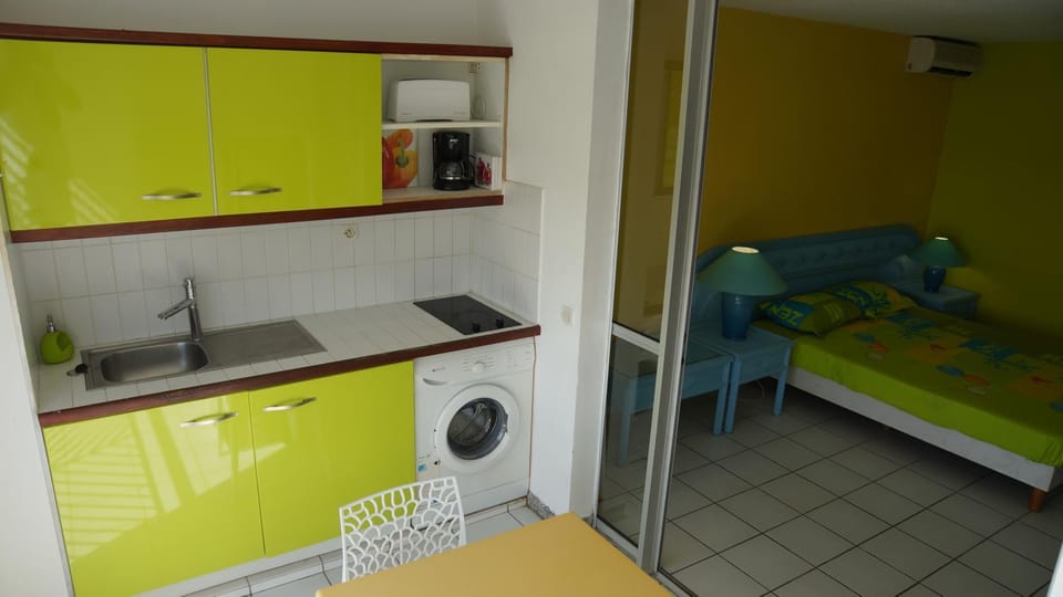 Studio au Gosier avec parking privé, accès direct plage Apartment in Le Gosier