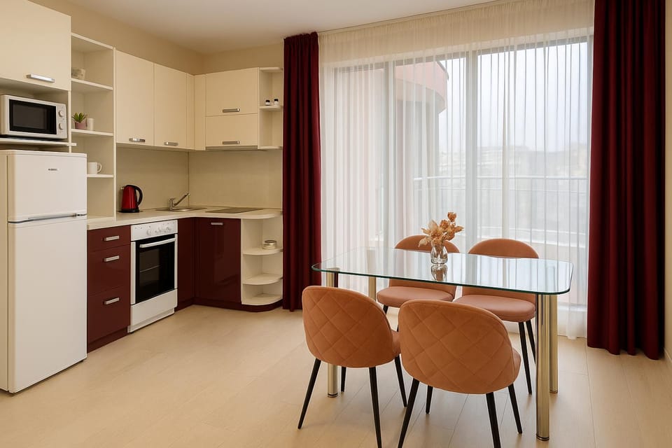 pLOVEdiv Central Apartment & Private Parking - Walk to Old Town and Main Street Apartment in Plovdiv