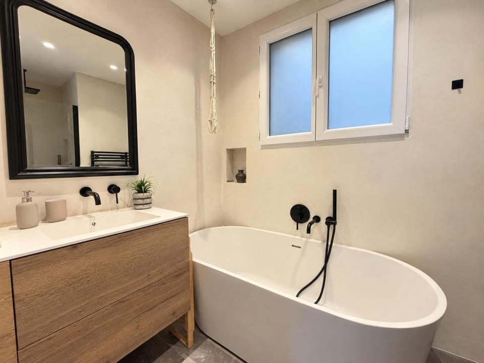 Bathroom, Bath