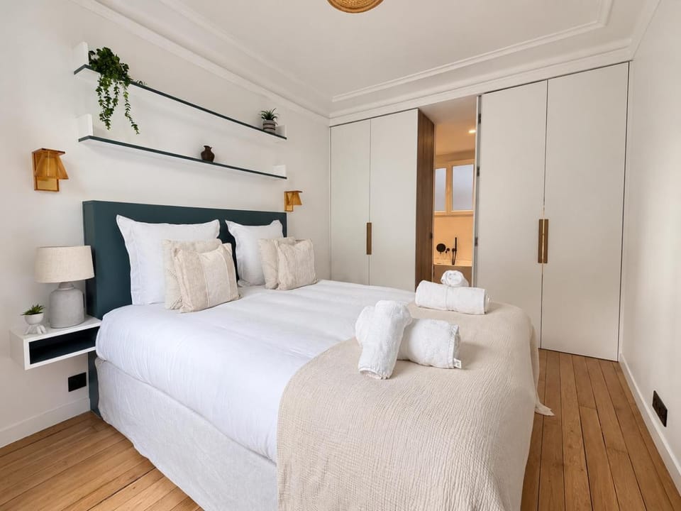 Bed, Bedroom