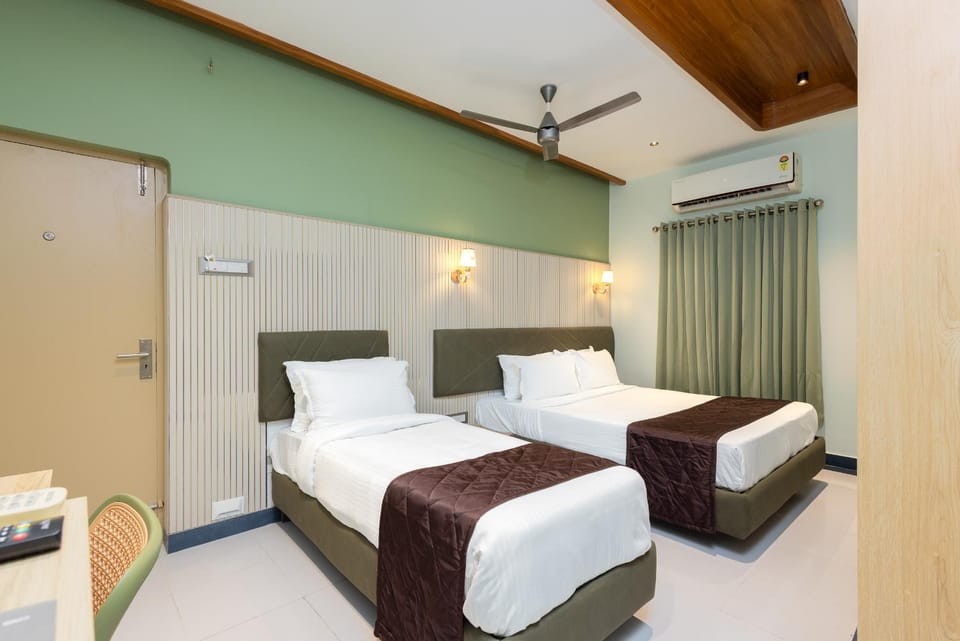 Photo of the whole room, Bedroom