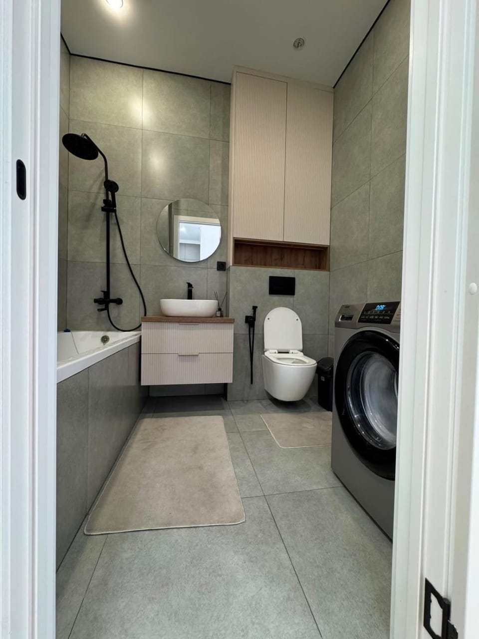 Republika , block C , уютная просторная квартира с красивым видом Apartment in Kazakhstan