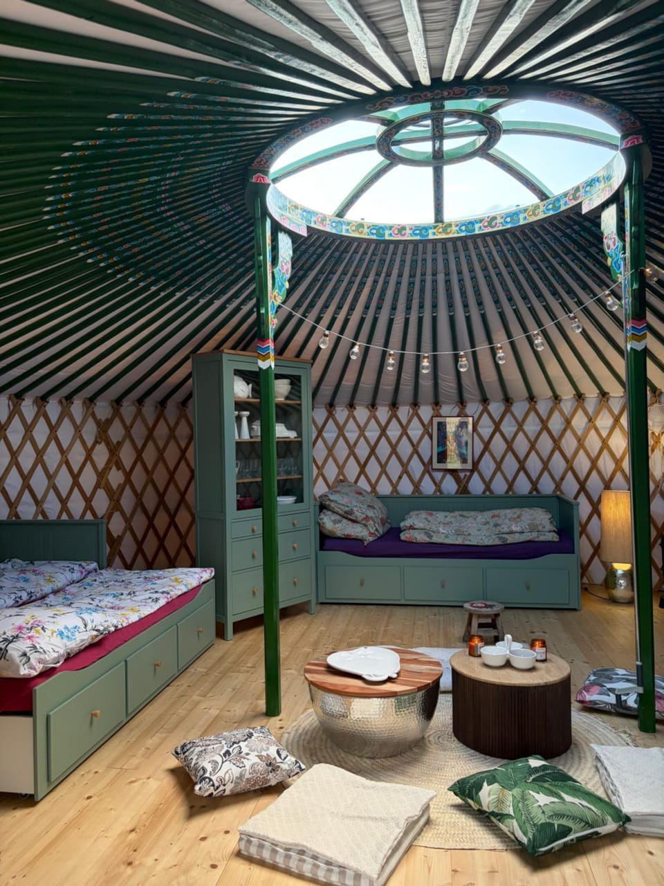 Bouda na břehu Luxury tent in Czechia