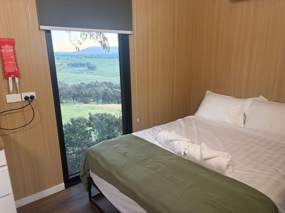 Nichol Road Hideaway 2 at Annie's Retreat by Tiny Away House in Yackandandah