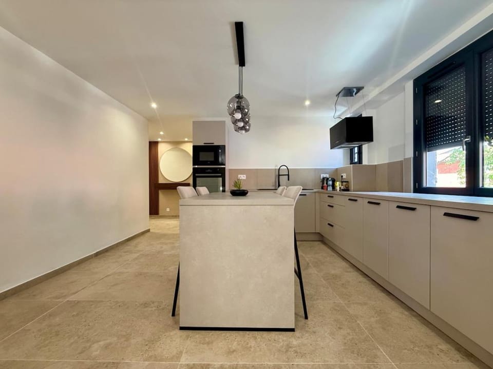 Le Patio Henri - Clim, suite & cour privée Apartment in Carcassonne