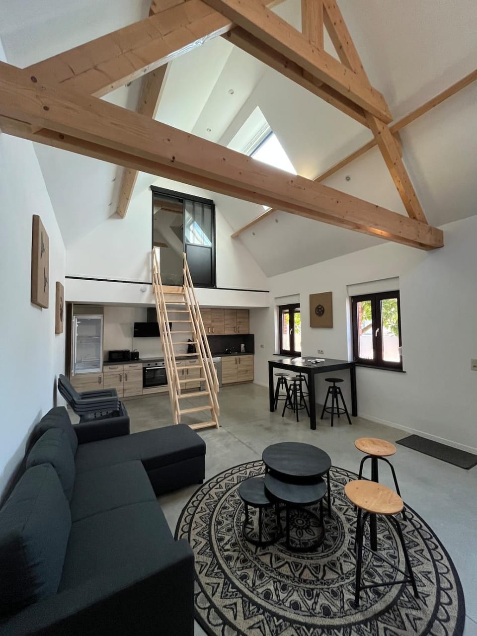 Kitchen or kitchenette, Seating area