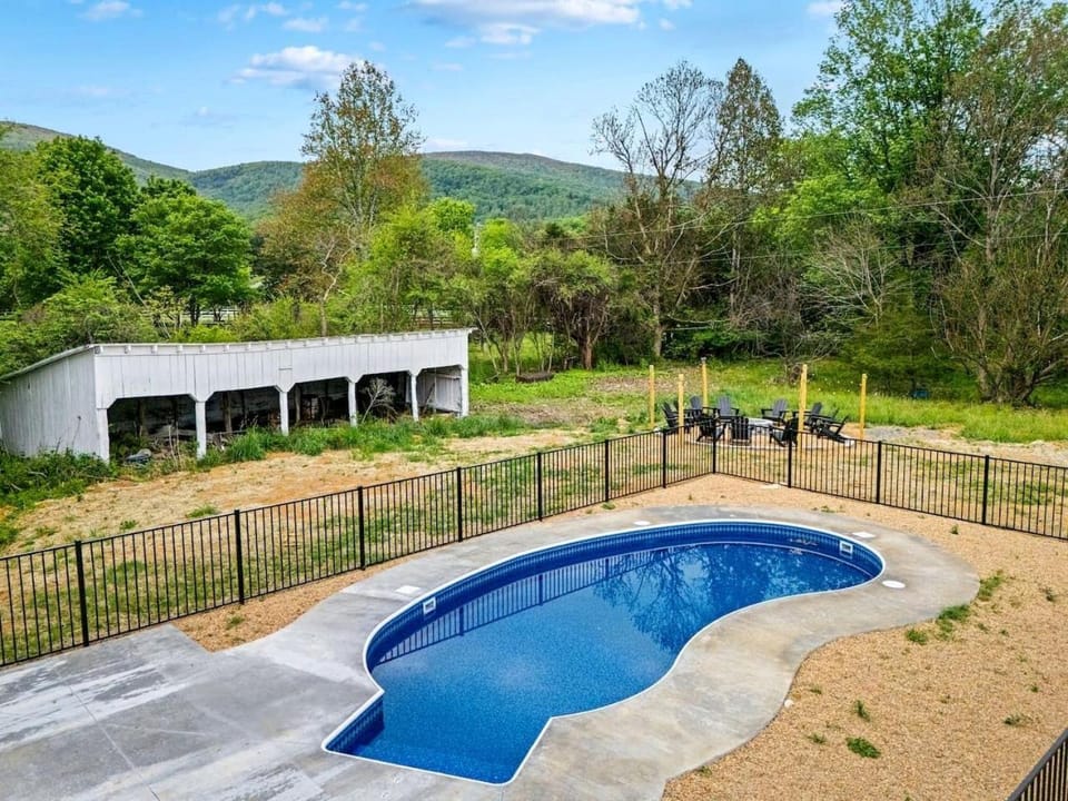 Peaceful Nature Getaway with Pool & Hot Tub in Virginia House in Nelson County